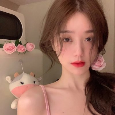龙纹身的女孩